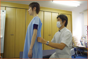 体のゆがみをチェック